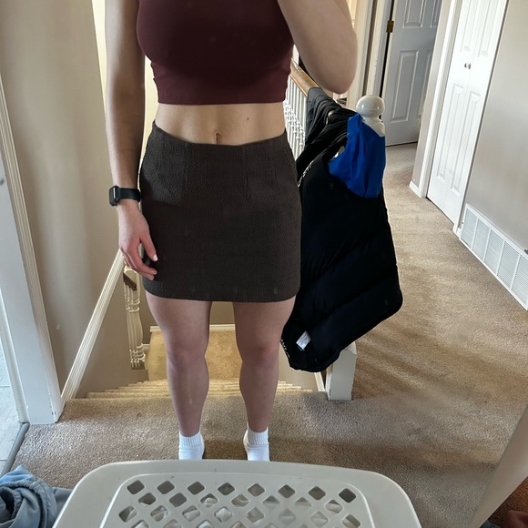 Aritzia babaton brown skirt!! - Picture 1 of 4
